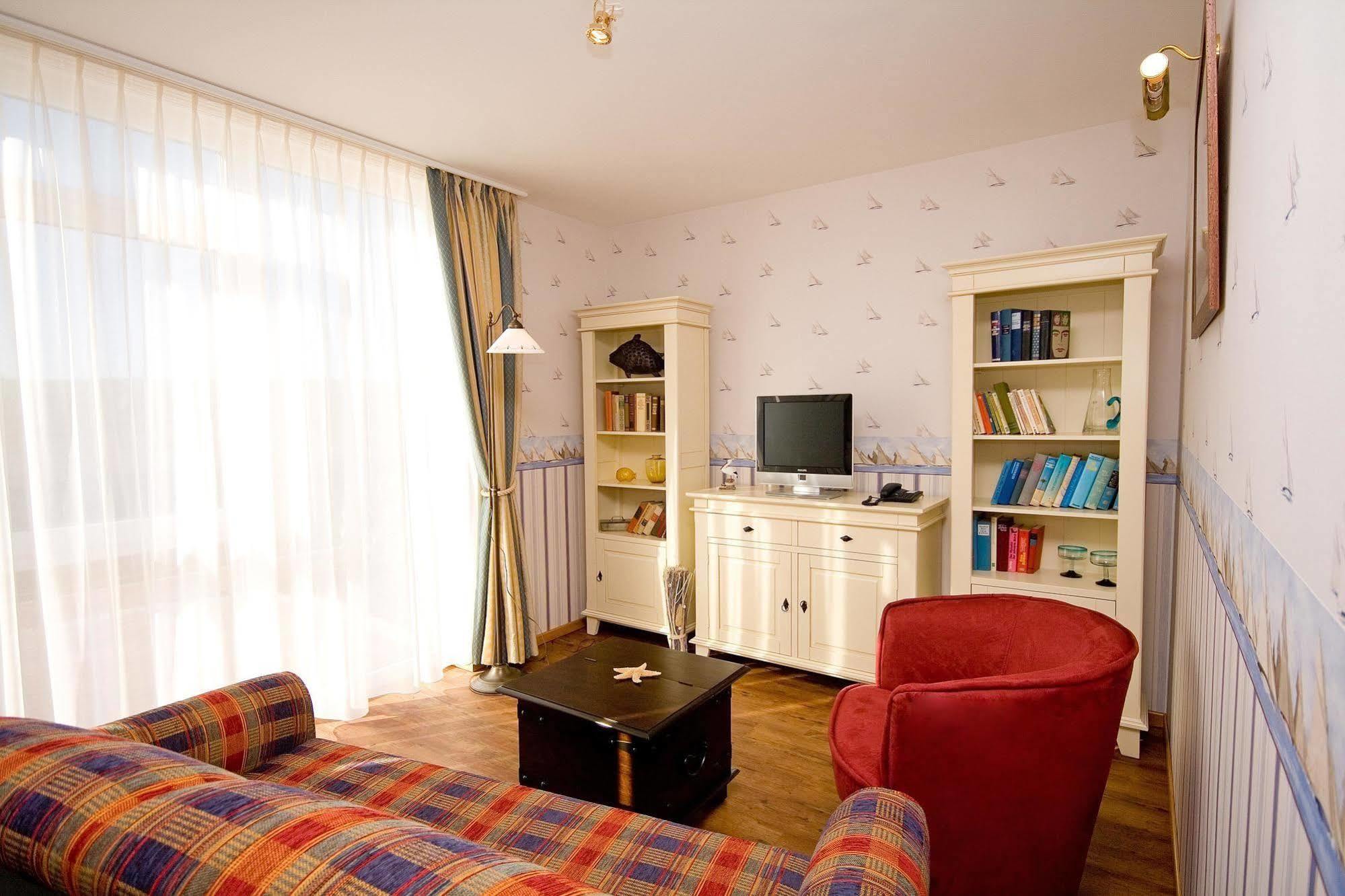 Nautilus Hotel 3*