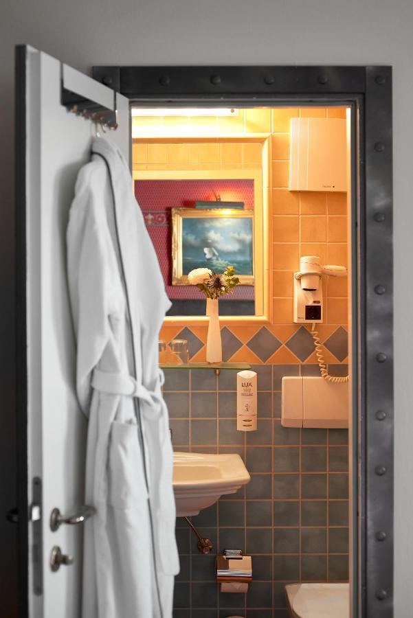Nautilus Hotel 4*